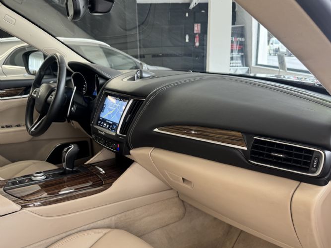 MASERATILEVANTE V6 350 HP AWD GRANLUSSO