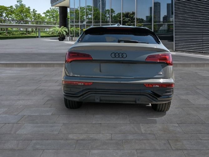 AUDIAUDI Q5 SPORTBACK Black Line 50 TFSIe QUATTRO