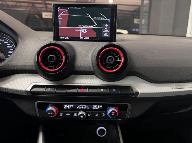 AUDIQ2 1.6 TDI DESING EDITION 116CV