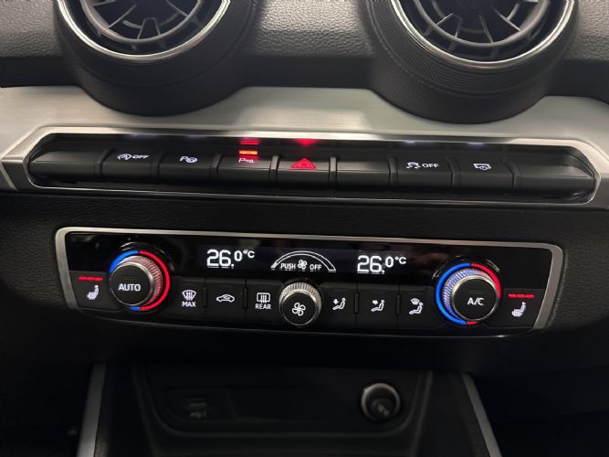 AUDIQ2 SPORT 30 TDI 85KW (116CV) S TRONIC 