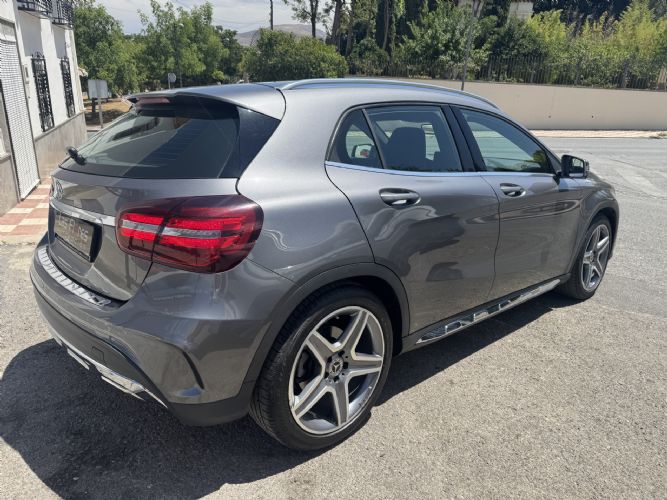 MERCEDESGLA 200D AMG