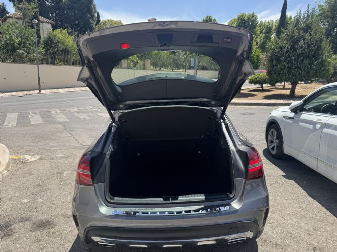 MERCEDESGLA 200D AMG