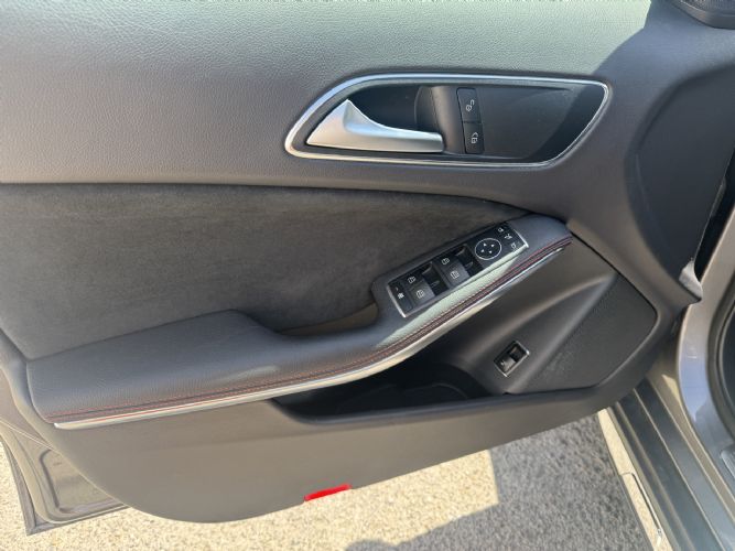 MERCEDESGLA 200D AMG