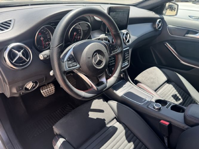 MERCEDESGLA 200D AMG