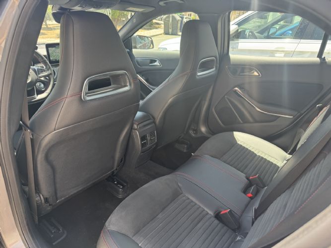 MERCEDESGLA 200D AMG