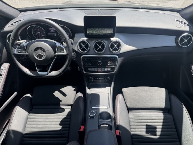 MERCEDESGLA 200D AMG