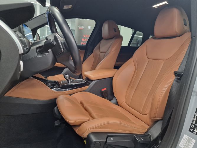 BMWX4 xDRIVE 20D Pack M