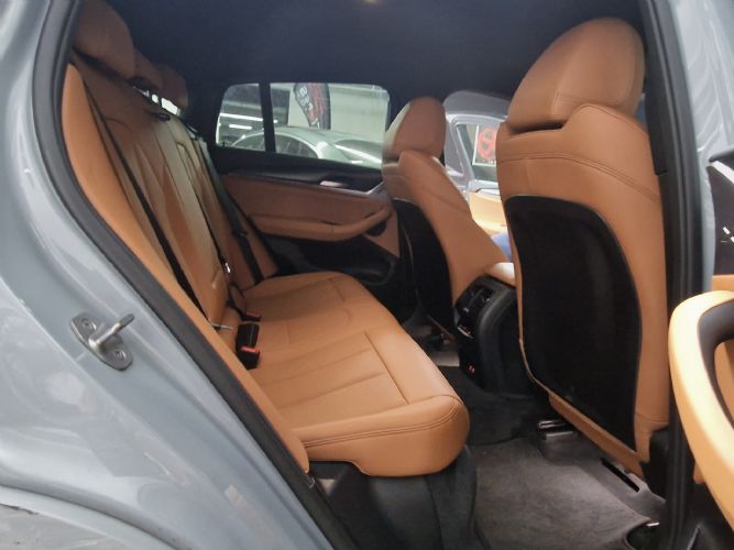 BMWX4 xDRIVE 20D Pack M