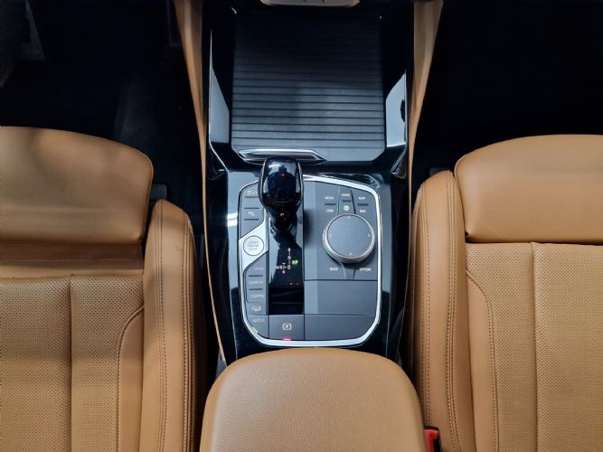 BMWX4 xDRIVE 20D Pack M