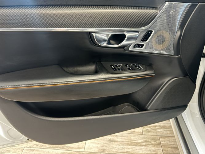 VOLVOV90 CROSS COUNTRY D4 190CV OCEAN RACE