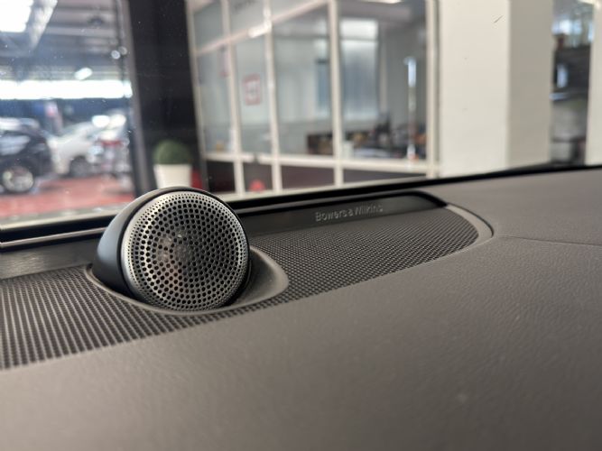 VOLVOV90 CROSS COUNTRY D4 190CV OCEAN RACE