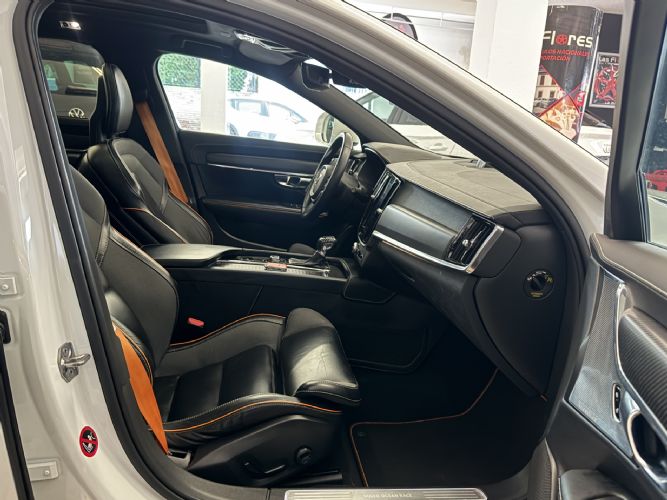 VOLVOV90 CROSS COUNTRY D4 190CV OCEAN RACE