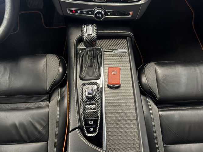 VOLVOV90 CROSS COUNTRY D4 190CV OCEAN RACE