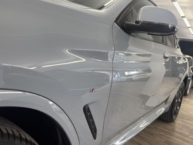 BMWX4 XDRIVE 20D PACK M